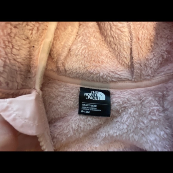 North face pink fleece jacket 6-12 month - Picture 3 of 3